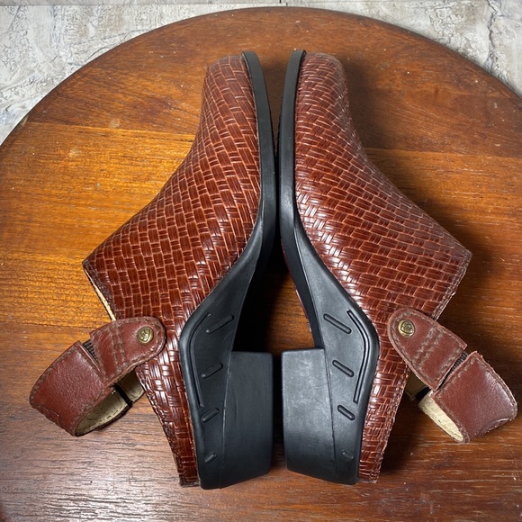 Ariat Woven Rattan Leather Strap Women’s Mules - Size: 6B - Picture 4 of 6